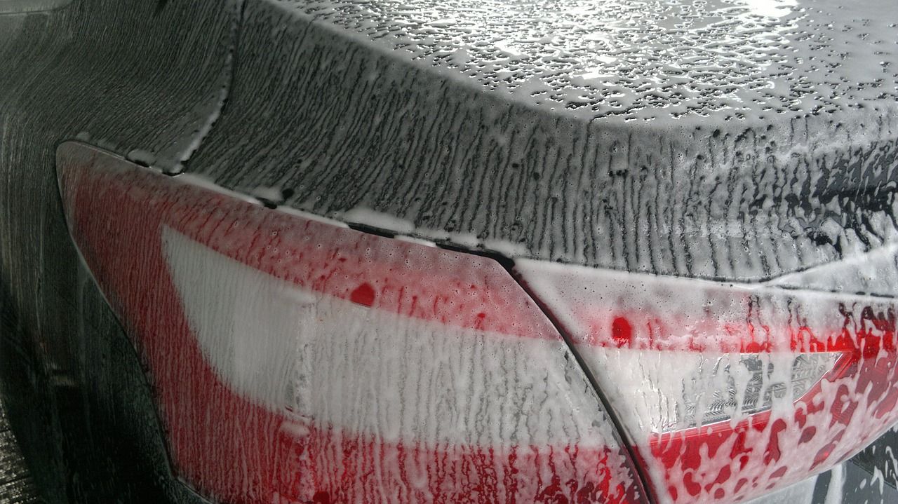 Jakie środki można stosować do czyszczenia samochodu
