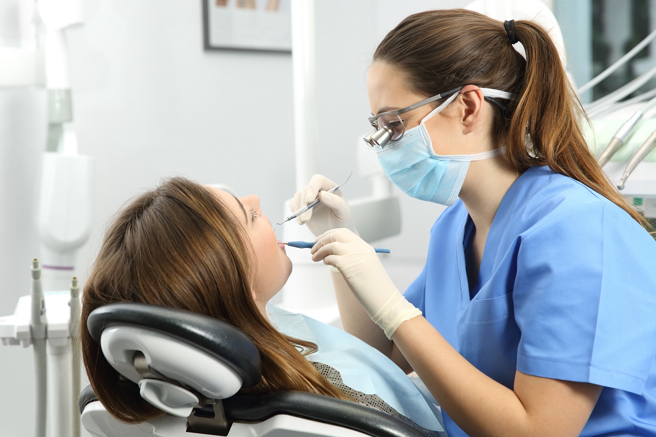 Higienizacja zębów – na czym to polega?