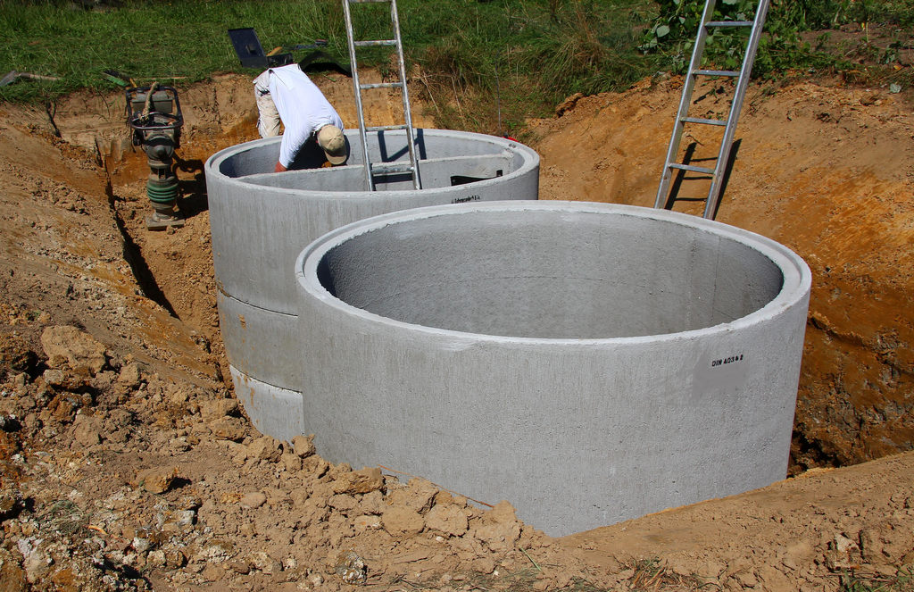 Szambo betonowe – jakie ma zalety?