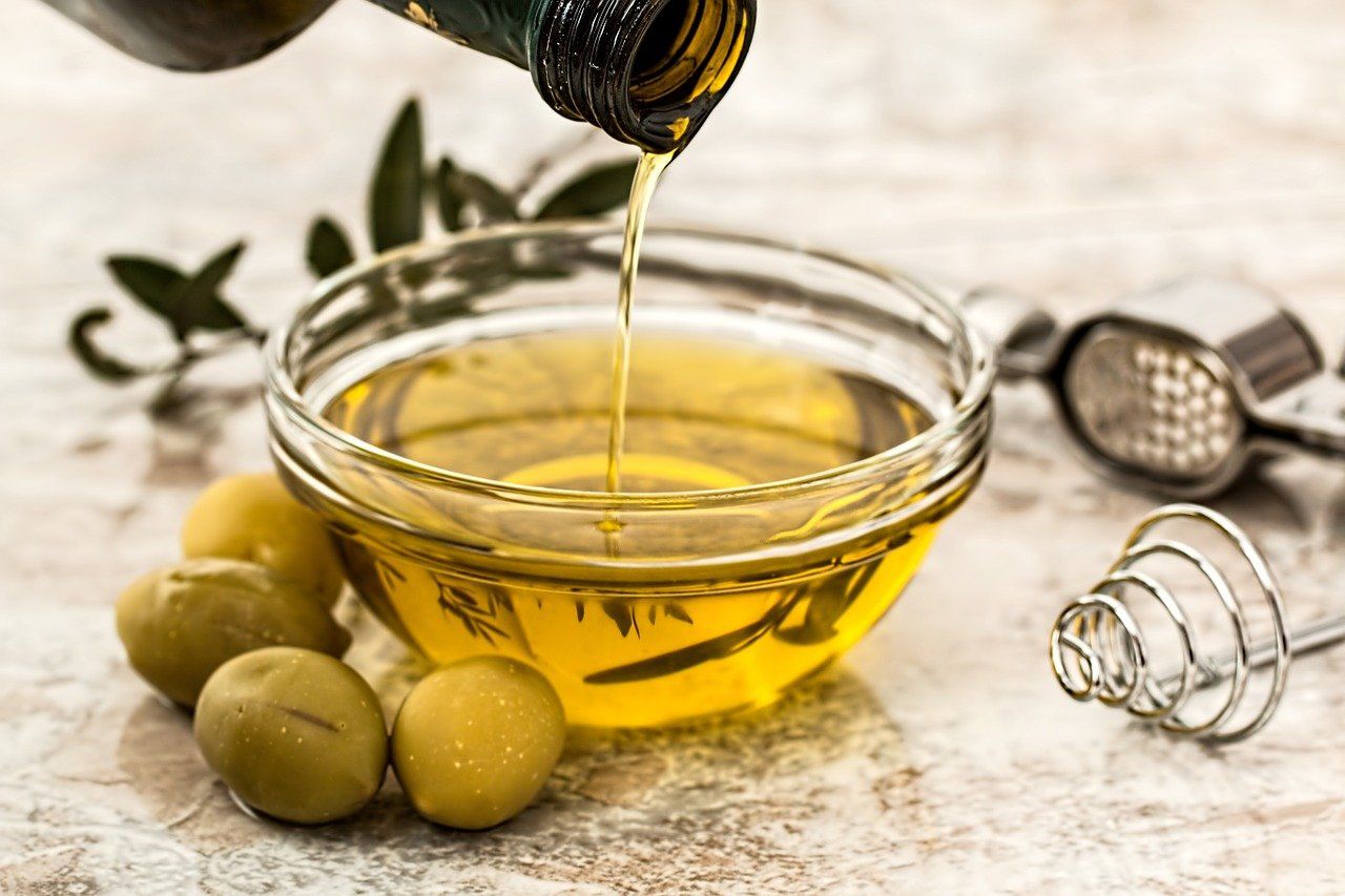 Oliwa z oliwek – doskonały składnik dla wielu dań